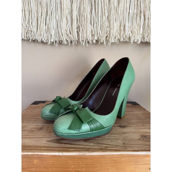 Vintage DKNY Artemisia Made in Italy Green Leather Bow Platform Pumps Size 8.5 - Picture 1 of 15